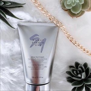 Monat blow out cream